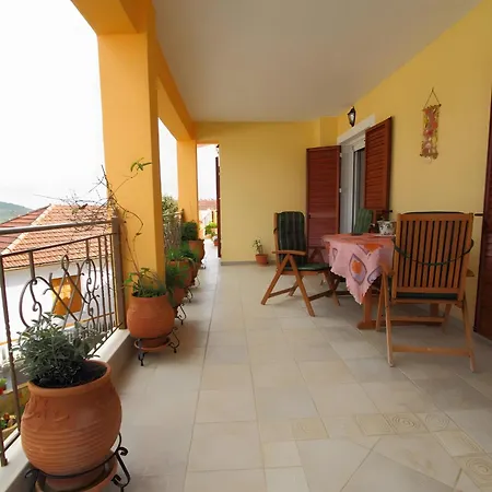 Lakis Superior Apartment Apartment