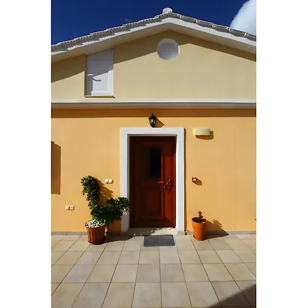 Lakis Superior Apartment Apartment Meganisi