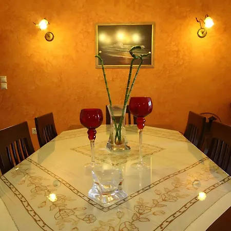 Lakis Superior Apartment *