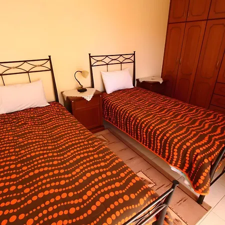 Lakis Superior Apartment *