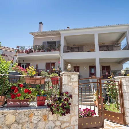 Lakis Superior Appartamento Spartokhórion